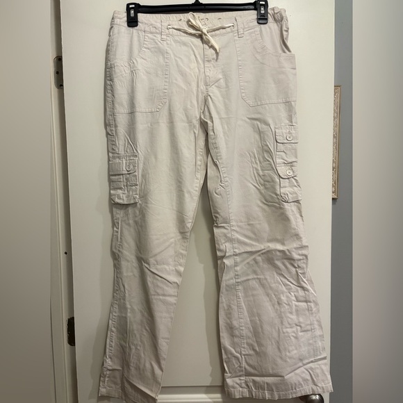 Pants - Women’s Cream Cargo Pants